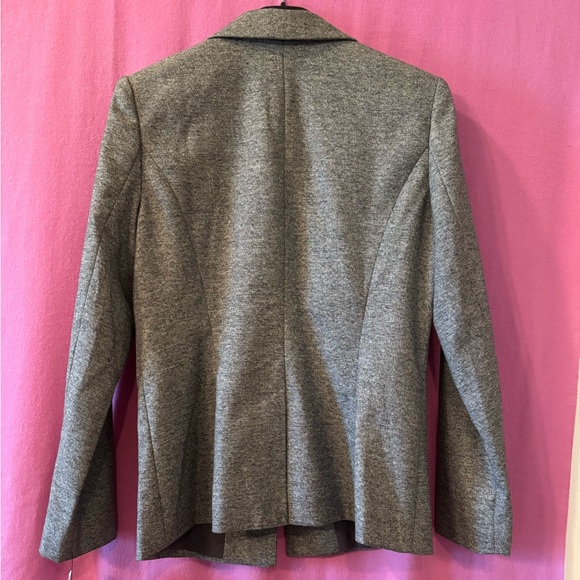 NWT Halogen Gray Blazer Structured Modern Fit Size 6p - Picture 3 of 9